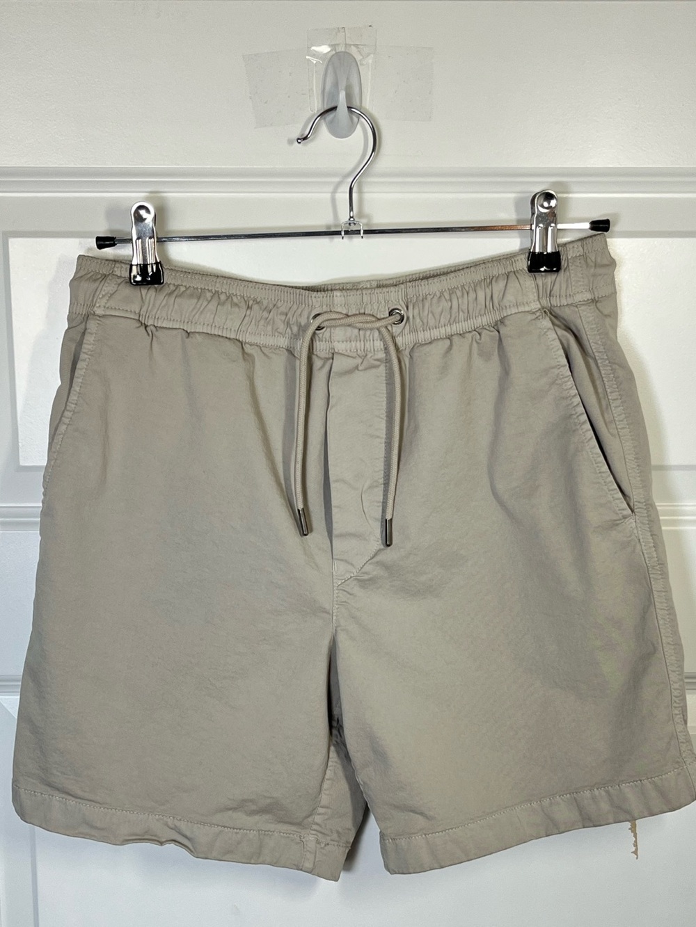 American Eagle Men’s Khaki Shorts Small 6 Inch Stretch Drawstring